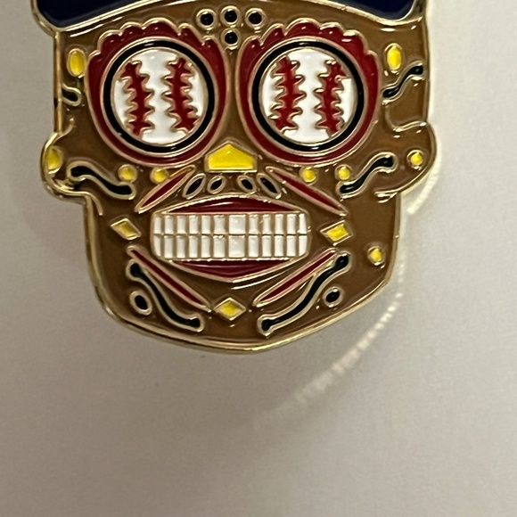 LA Dodgers Day Of Dead Skill Hat Pin Brooch Pins Fitted Hats Bag New - Picture 7 of 10